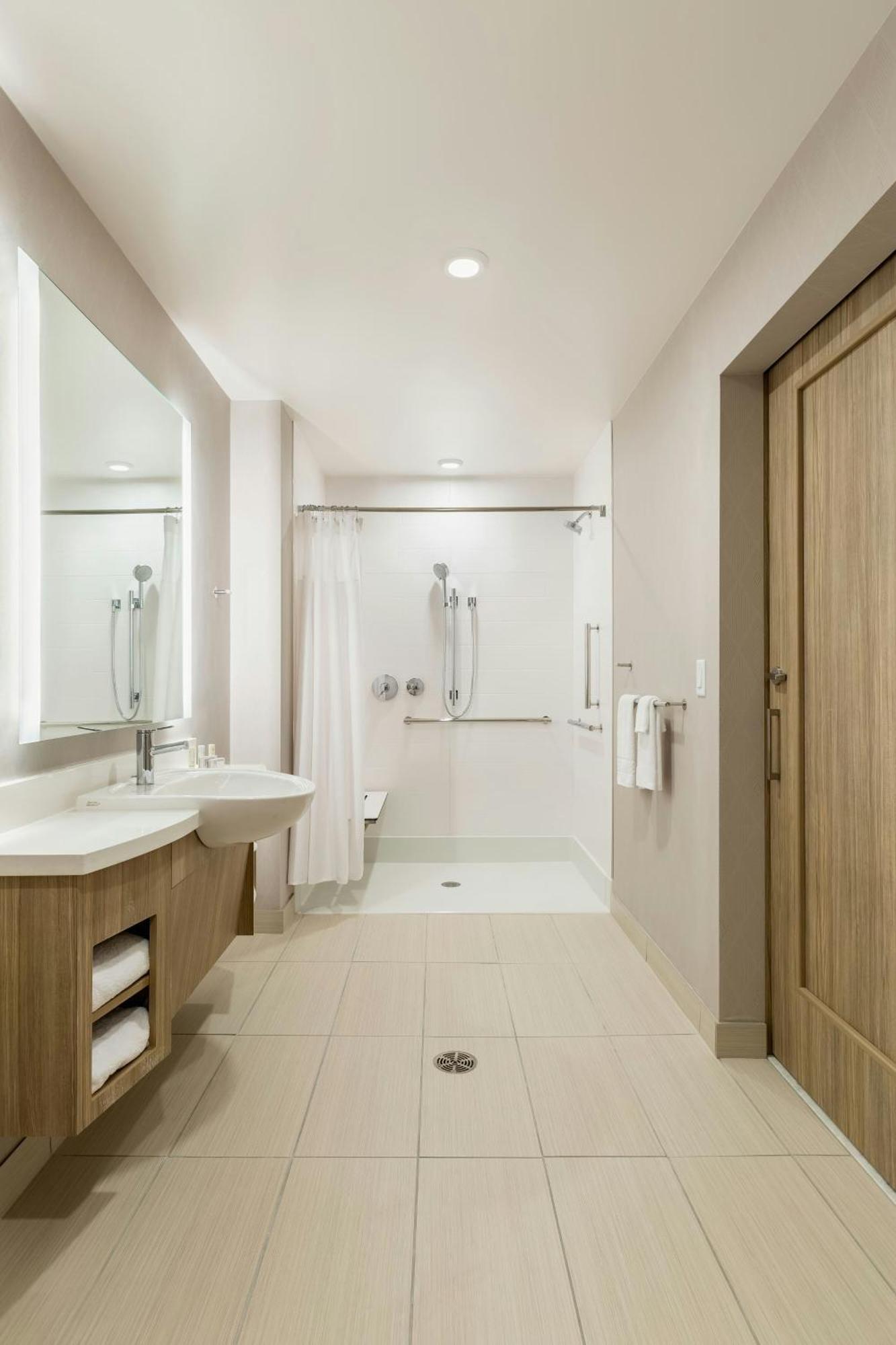 Springhill Suites St. Paul Downtown Сент-Пол Экстерьер фото